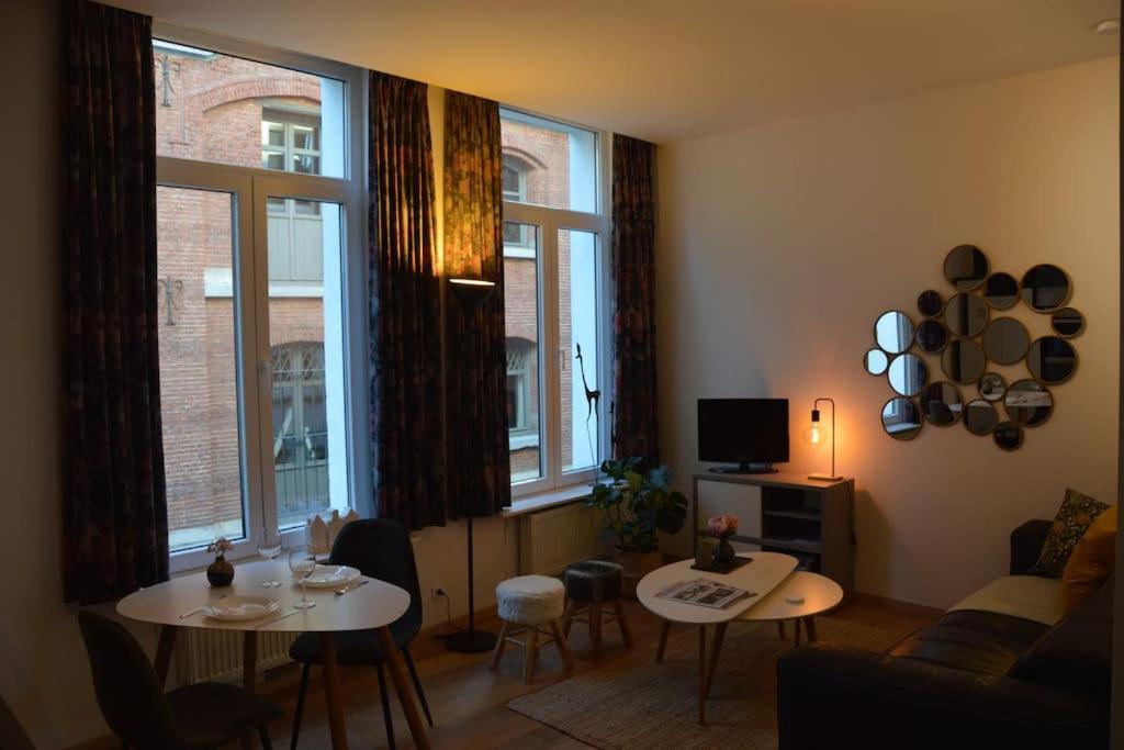 Hippe Studio In Historisch Gebouw In Oude Centrum Антверпен Екстер'єр фото